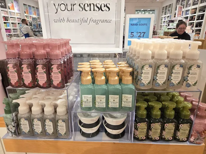 Bath & Body Works 2