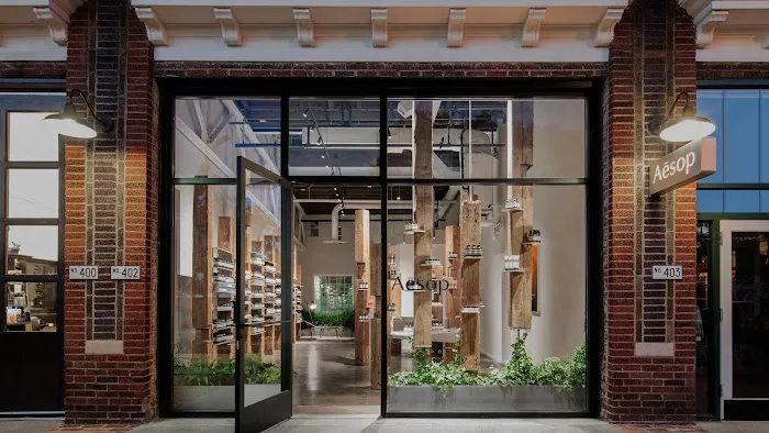 Aesop Edgehill 8