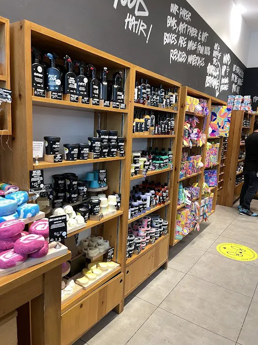 Lush Cosmetics The Mall at Green Hills 5