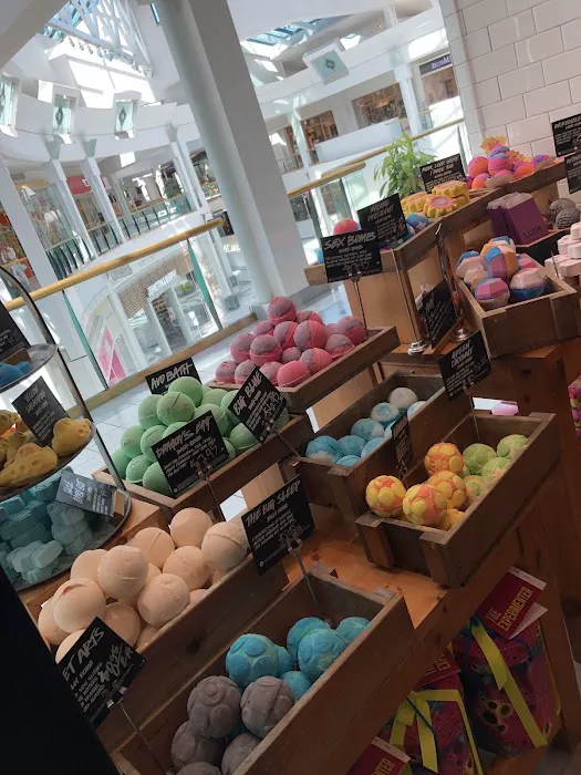 Lush Cosmetics The Mall at Green Hills 6