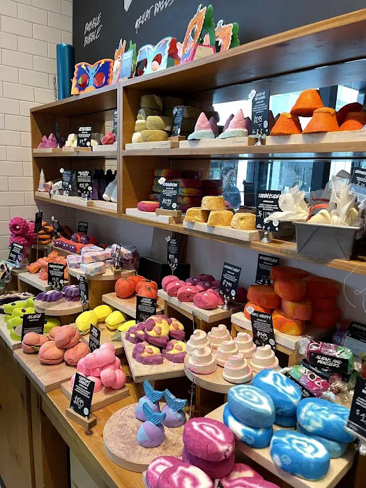 Lush Cosmetics The Mall at Green Hills 4