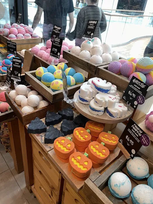 Lush Cosmetics The Mall at Green Hills 8