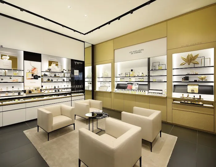 CHANEL FRAGRANCE AND BEAUTY BOUTIQUE 0