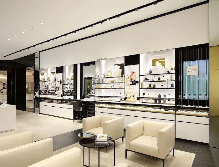 CHANEL FRAGRANCE AND BEAUTY BOUTIQUE 2