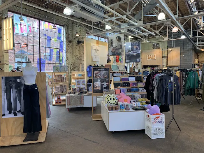 Urban Outfitters 8