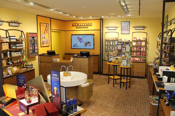 L'OCCITANE EN PROVENCE 0