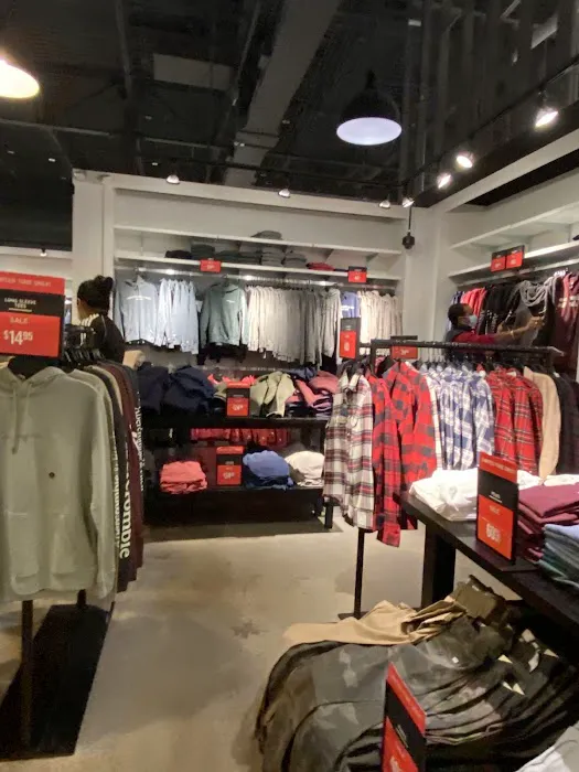 Abercrombie & Fitch 3