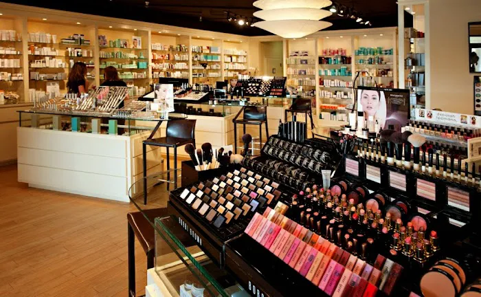 Woo Skin Care & Cosmetics 0