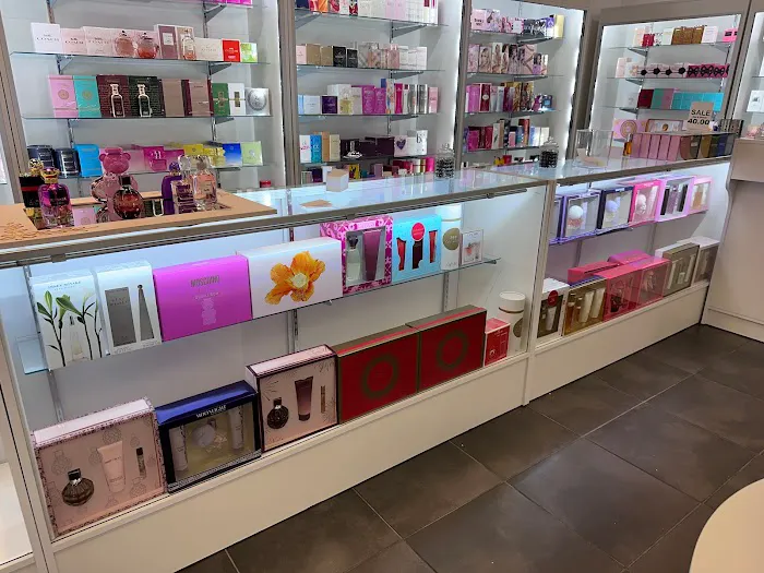 Perfume Palace 8