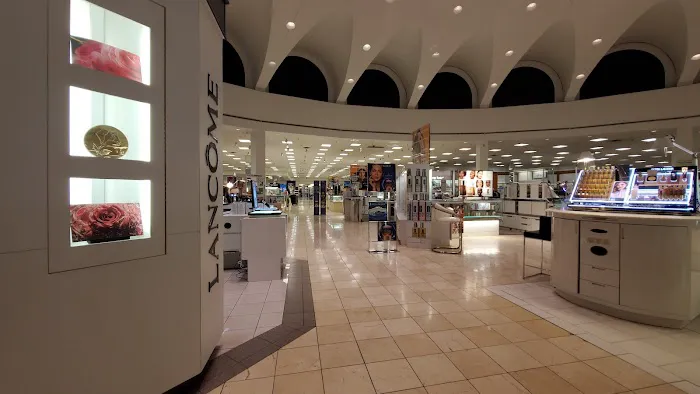 Sunglass Hut at Macy's 7