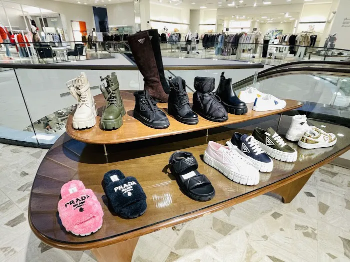 Neiman Marcus 0