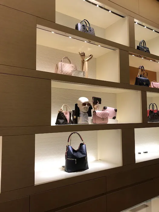 Louis Vuitton 2