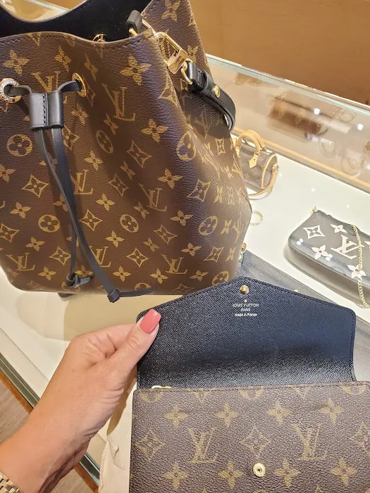 Louis Vuitton 9