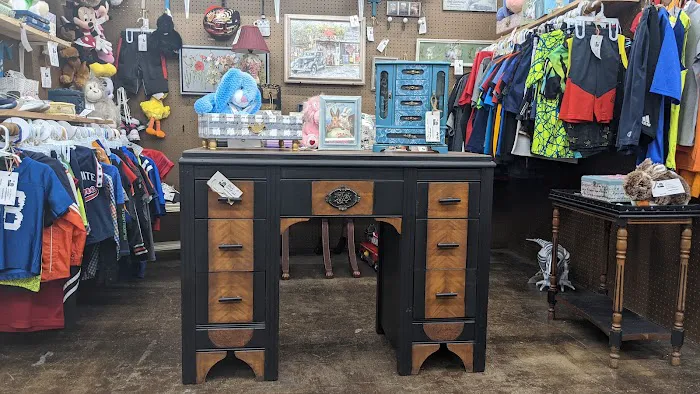 Finders Keepers Vendor Outlet Mall 0
