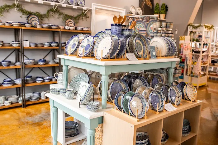 Willow and Pine Market 1