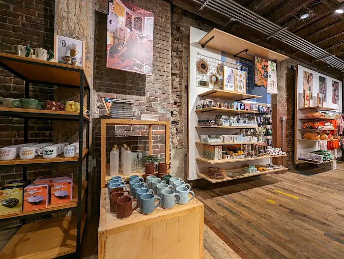 Urban Outfitters 8