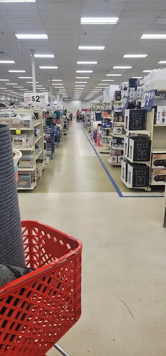 Roses Discount Store 0