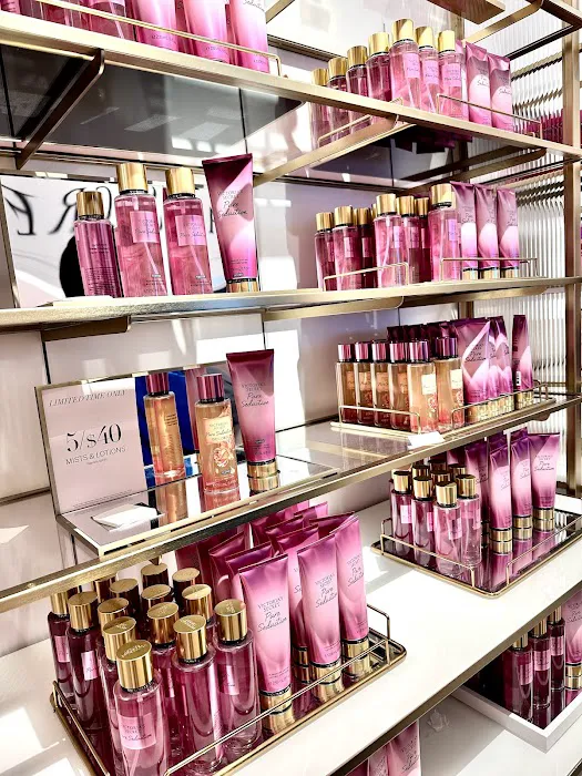 Victoria's Secret 0