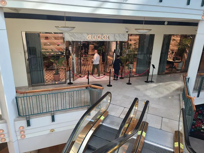 Gucci Portland Pioneer Place 9