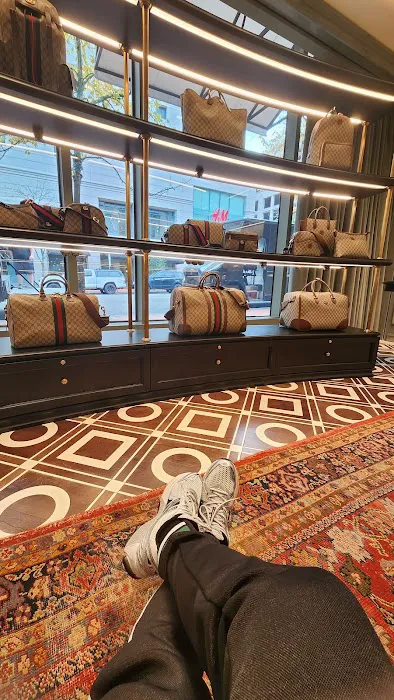 Gucci Portland Pioneer Place 8