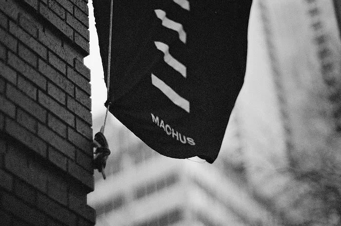 MACHUS 9