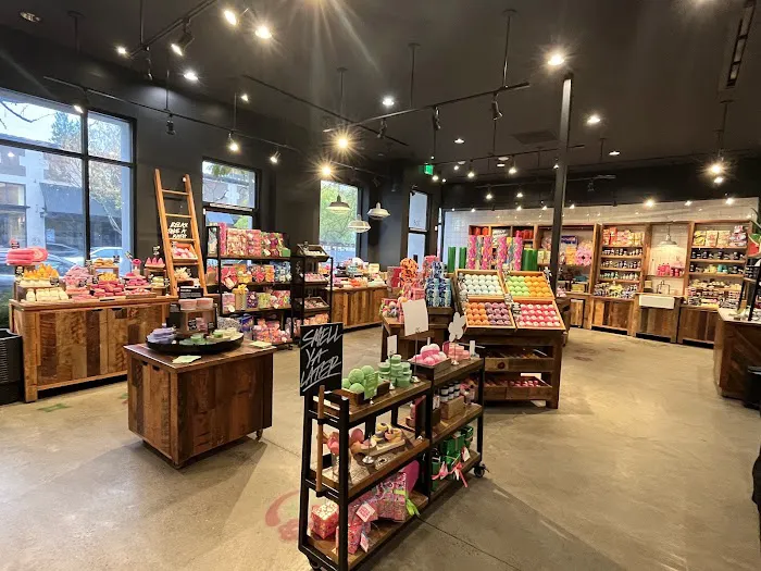 Lush Cosmetics Portland 4