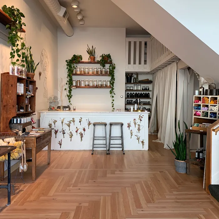 Roots & Crowns Apothecary 9