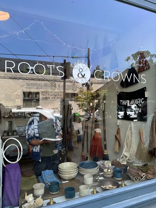 Roots & Crowns Apothecary 4