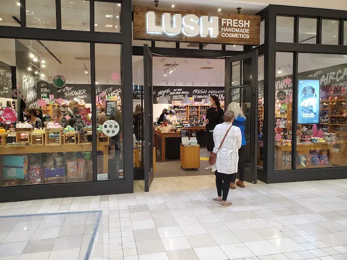 Lush Cosmetics Clackamas Town Center 0
