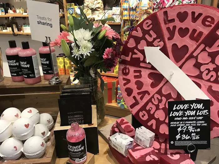 Lush Cosmetics Clackamas Town Center 5