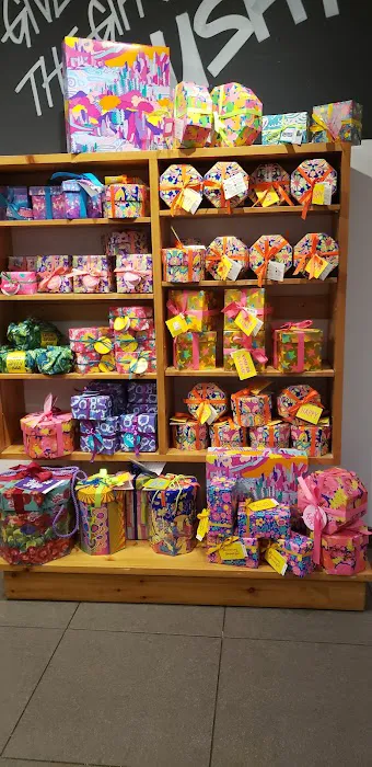 Lush Cosmetics Clackamas Town Center 9