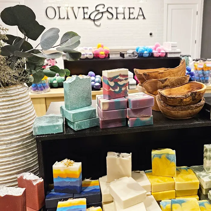Olive and Shea 0
