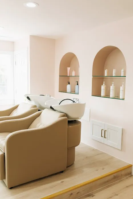 AGS Beauty - AGS Salon Equipment 3