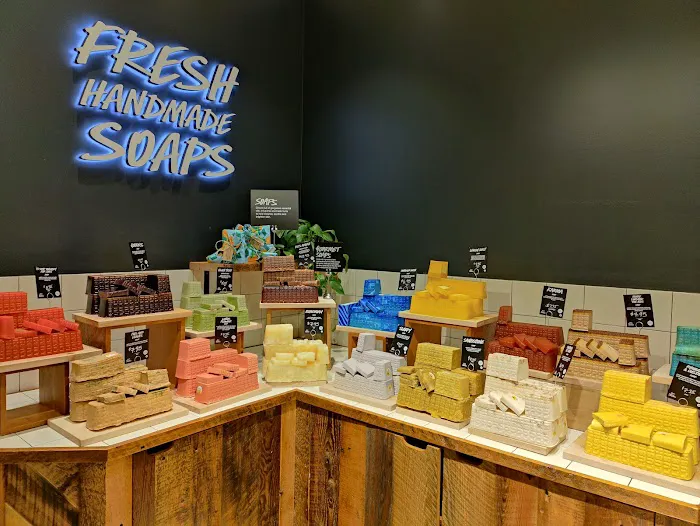 Lush Cosmetics Bridgeport Village 5