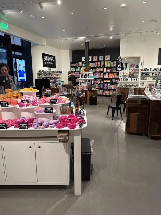 Lush Cosmetics Washington Square 1