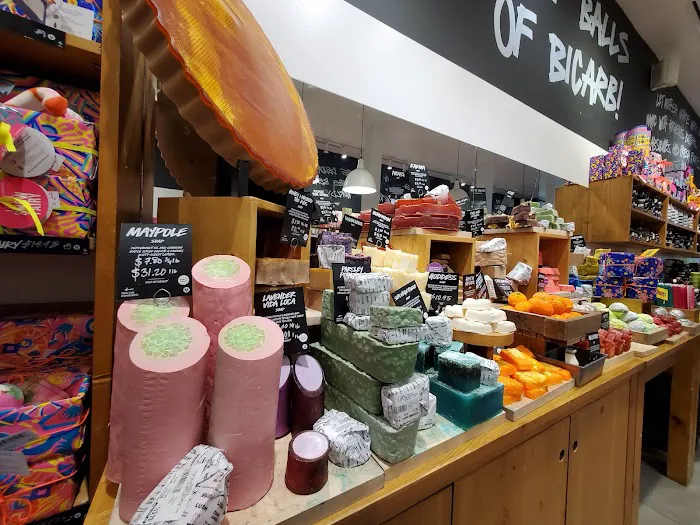 Lush Cosmetics Washington Square 0