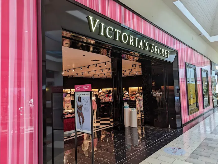 Victoria's Secret & PINK by Victoria's Secret 8