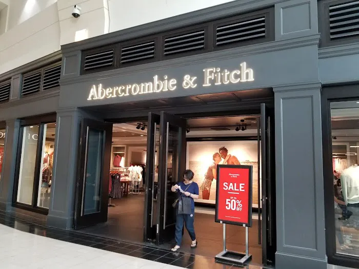 Abercrombie & Fitch 9
