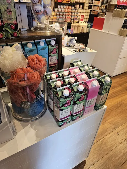 Bath & Body Works 2
