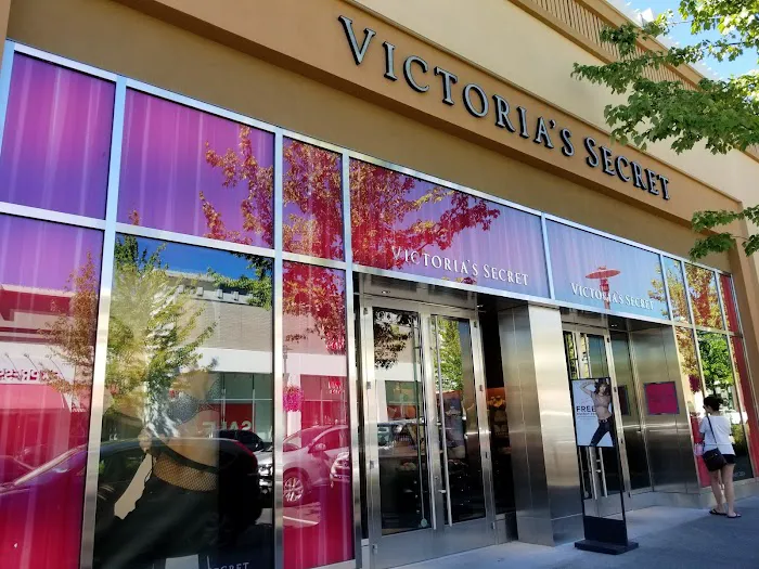 Victoria's Secret & PINK by Victoria's Secret 0
