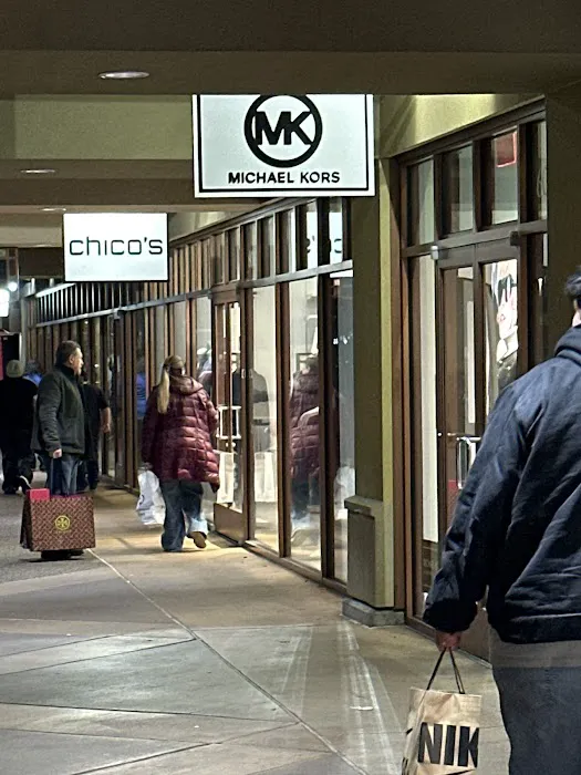 Michael Kors Outlet 4