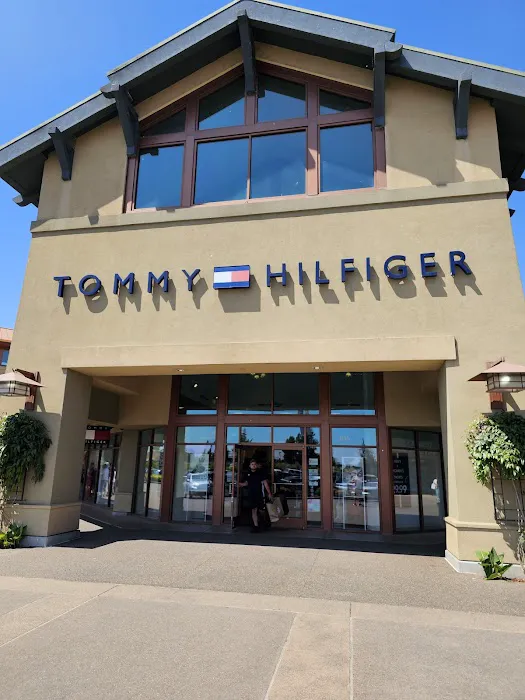Tommy Hilfiger 3