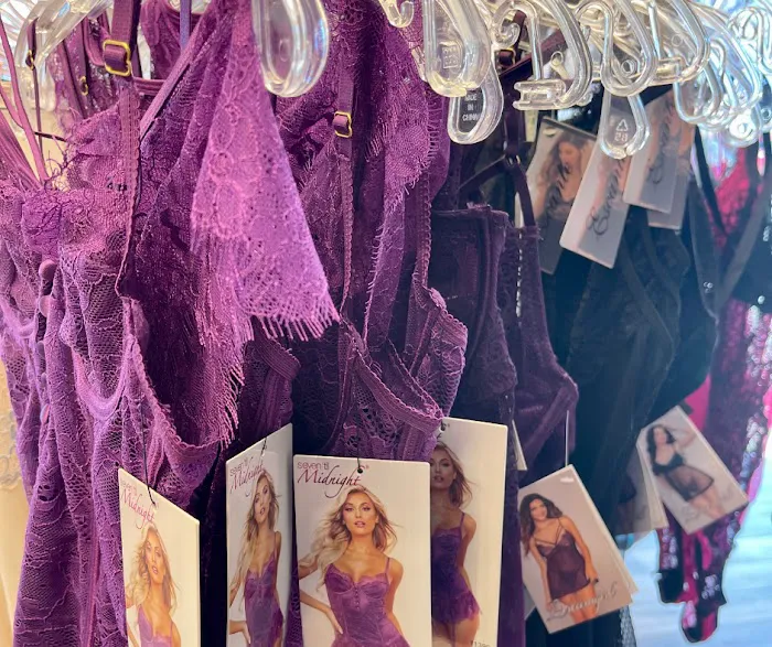 Eva's Boutique 3