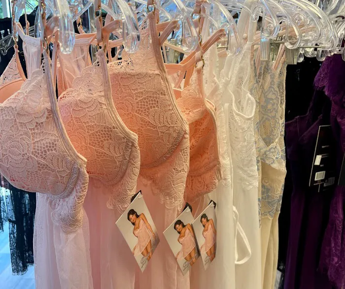Eva's Boutique 5
