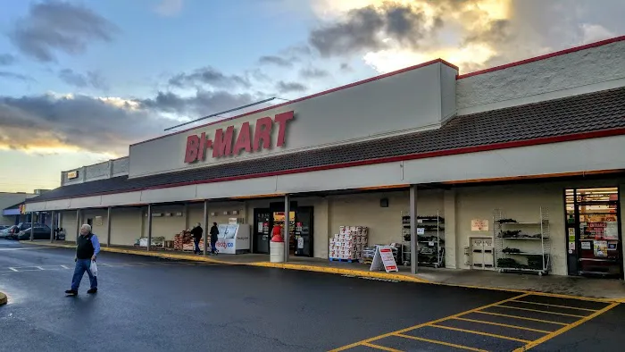 Bi-Mart Membership Discount Stores 1