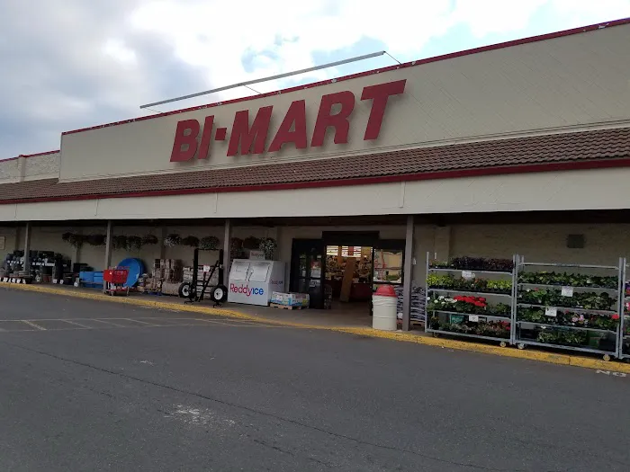 Bi-Mart Membership Discount Stores 3