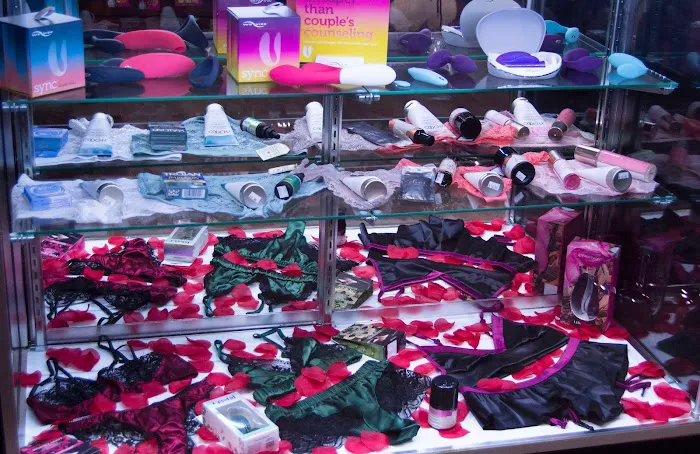 Eva's Boutique 6