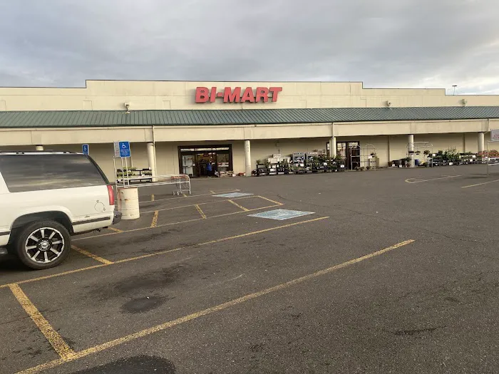 Bi-Mart Membership Discount Stores 3