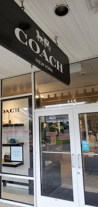 COACH Outlet 3