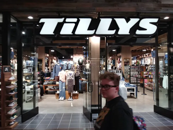Tillys 0